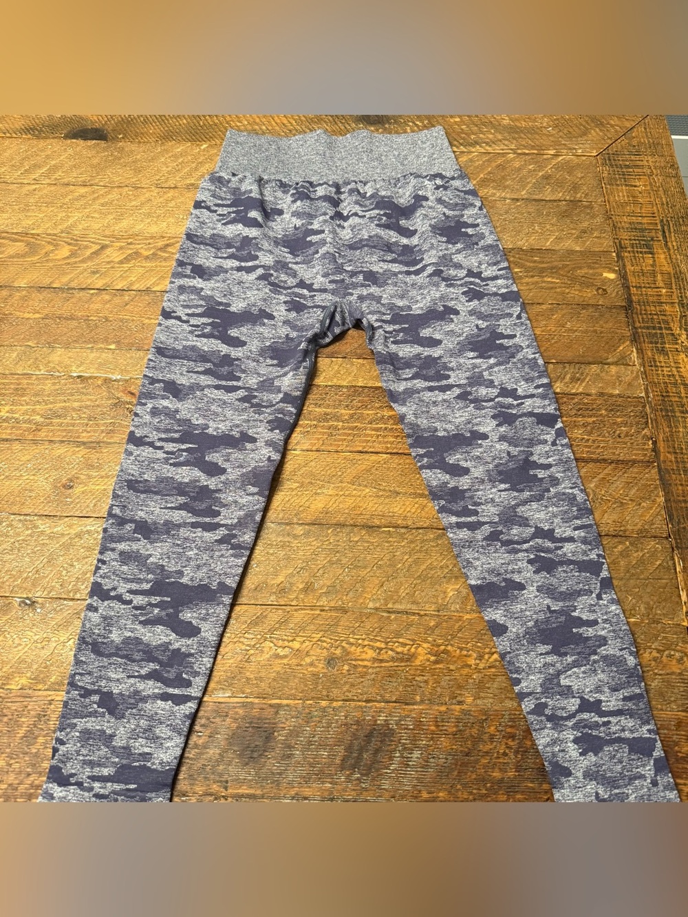 Women’s Gray Camouflage Leggings (Size 2XL)